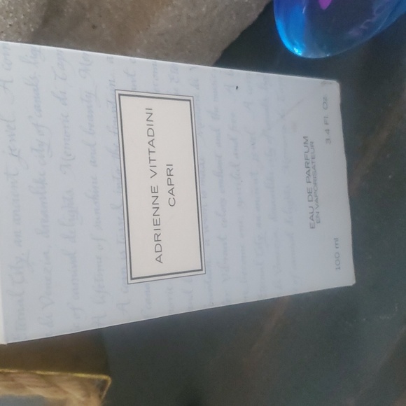 Ferragamo/Adrian - Picture 3 of 5